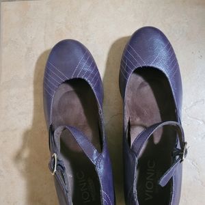 Vionic Women's Size 9 Purple Wedge Heels